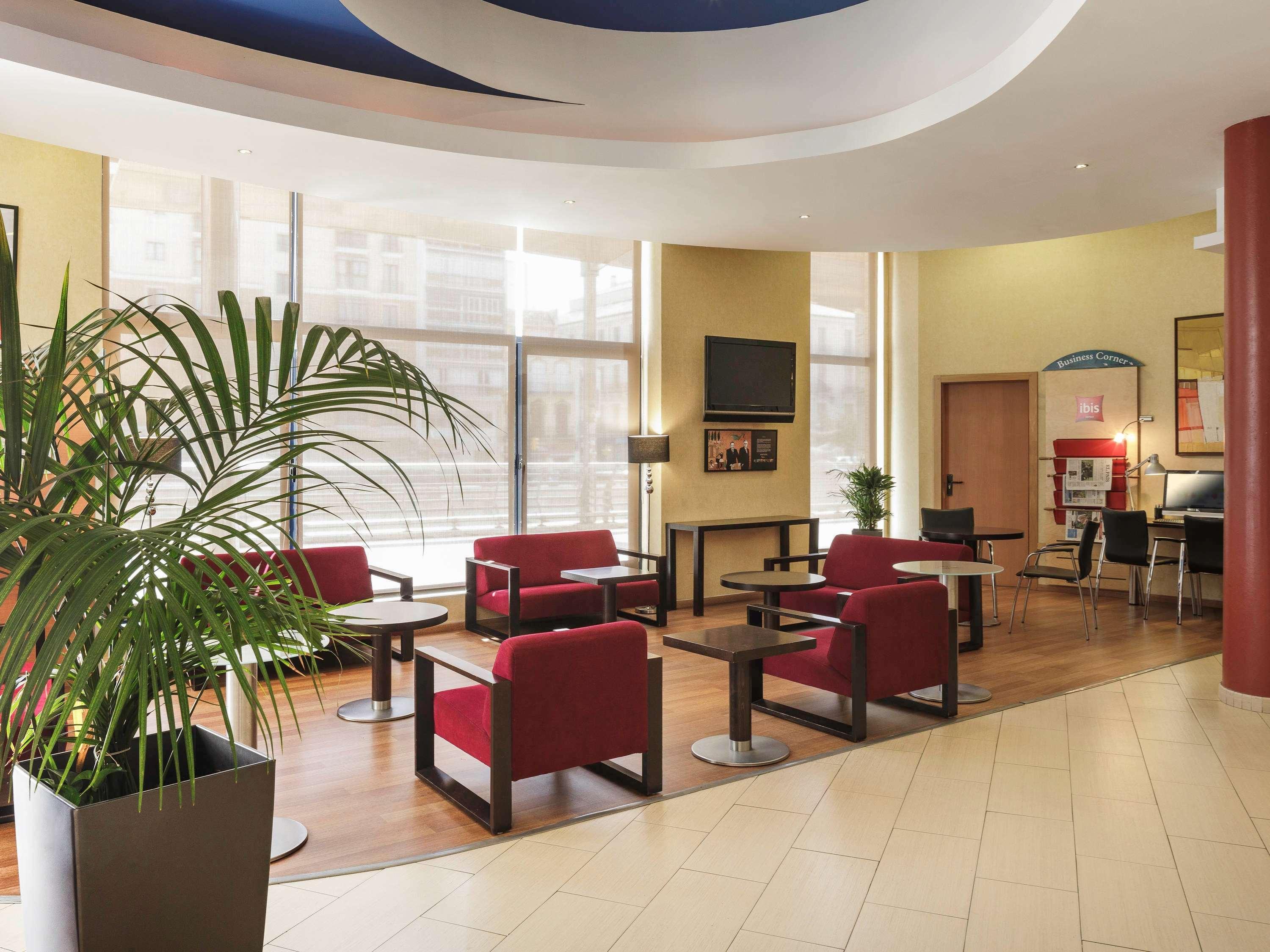 Hotel Ibis Malaga Centro Ciudad Esterno foto