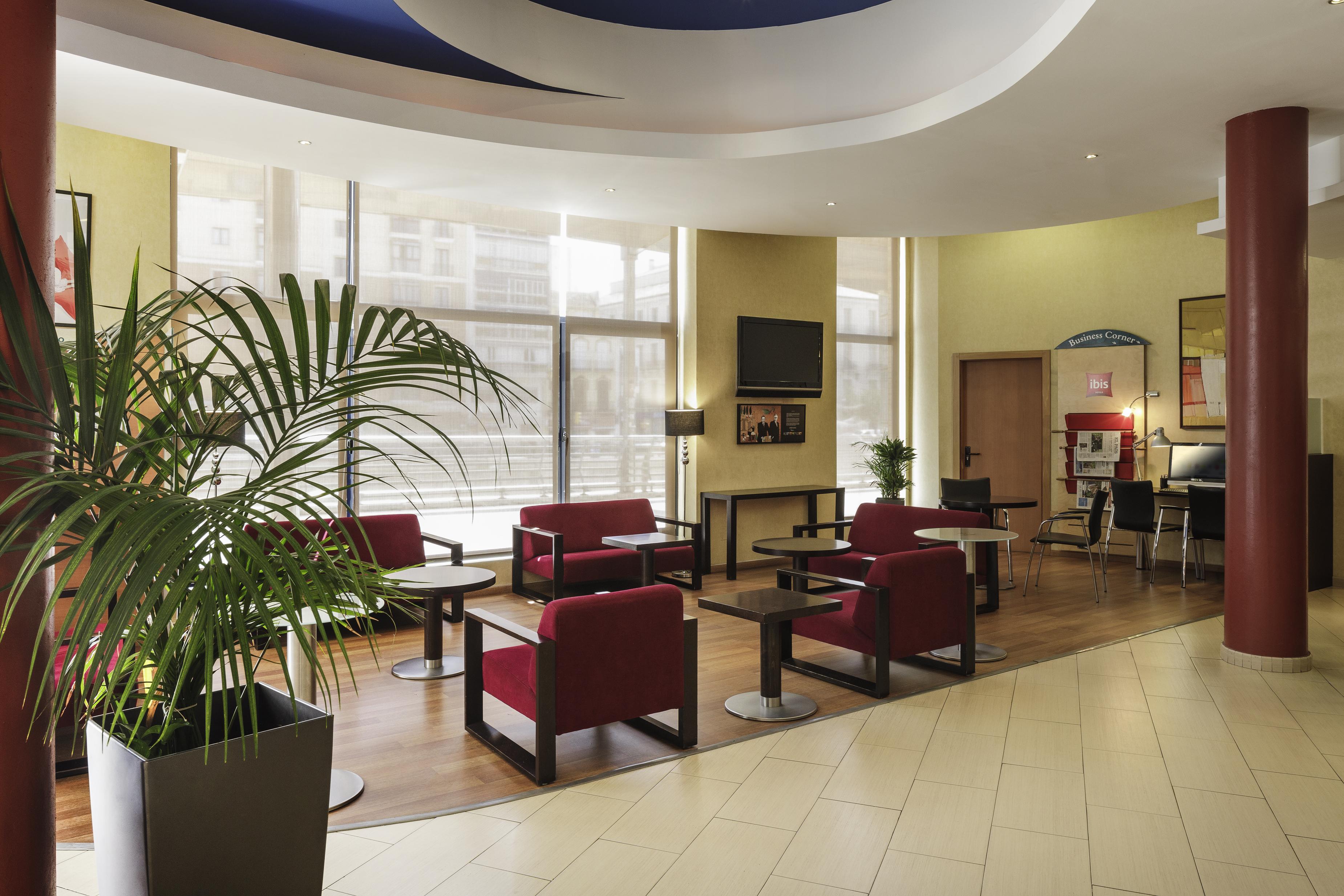Hotel Ibis Malaga Centro Ciudad Esterno foto