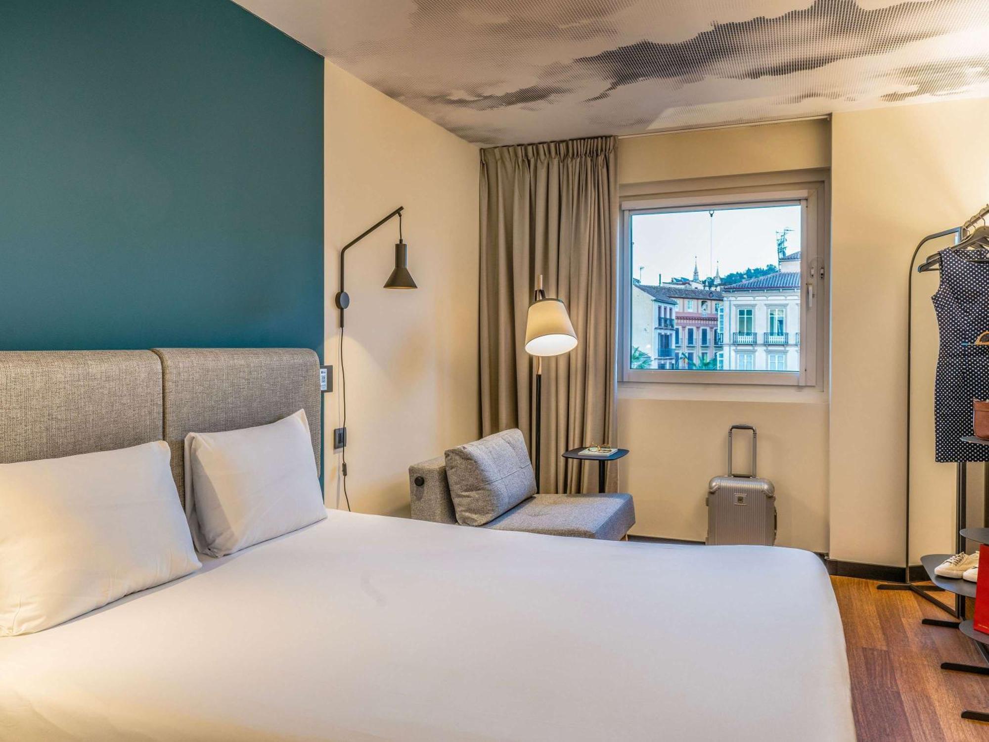 Hotel Ibis Malaga Centro Ciudad Esterno foto