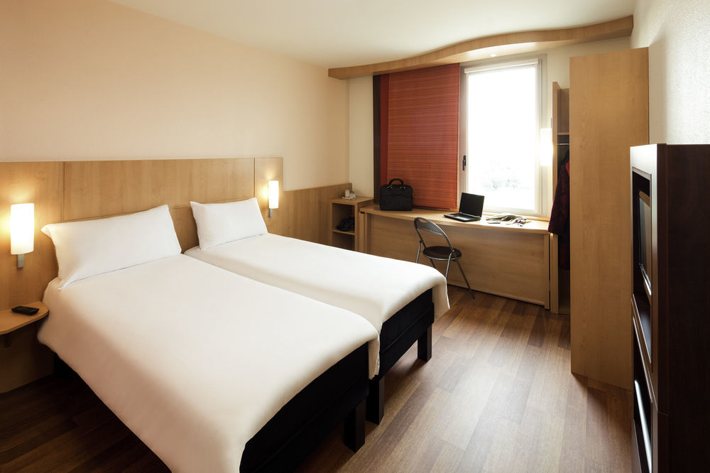 Hotel Ibis Malaga Centro Ciudad Esterno foto