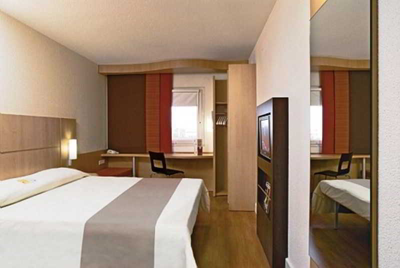 Hotel Ibis Malaga Centro Ciudad Esterno foto